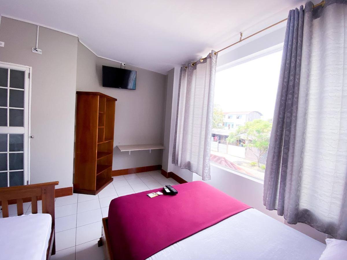 Hostal Casa Blanca Puerto Francisco de Orellana Bagian luar foto
