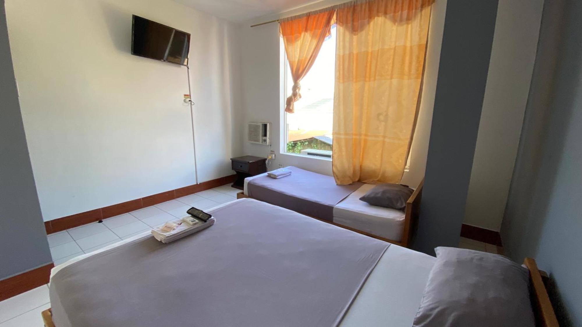 Hostal Casa Blanca Puerto Francisco de Orellana Bagian luar foto