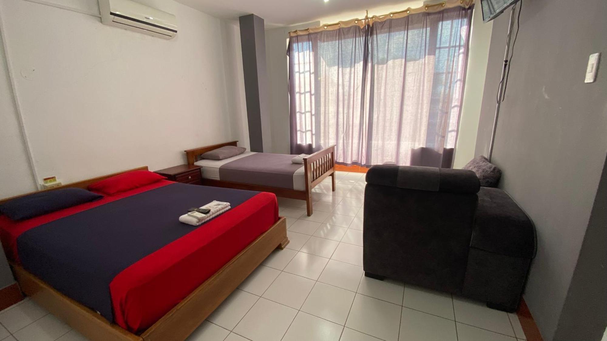 Hostal Casa Blanca Puerto Francisco de Orellana Bagian luar foto